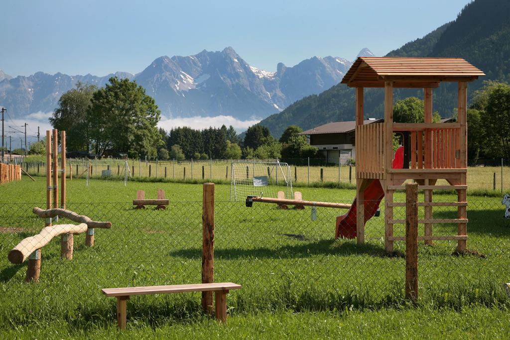 Hotel Feriendorf Oberreit Maishofen Exterior foto