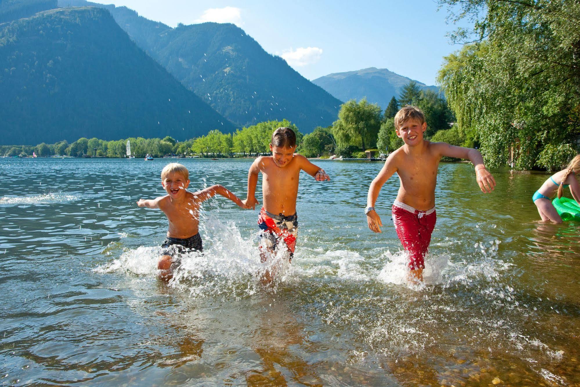 Chaletdorf Zellersee Maishofen Exterior foto