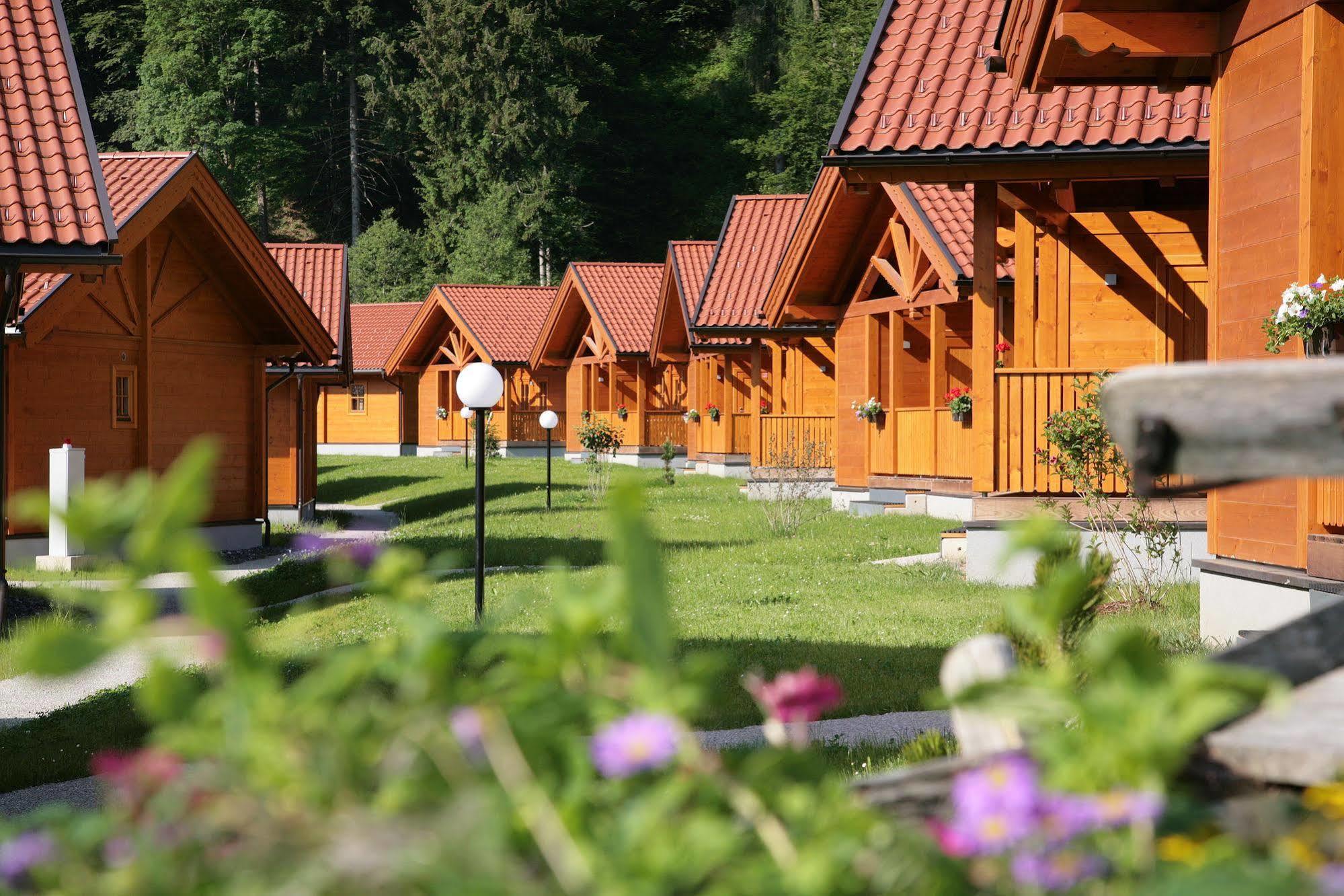 Hotel Feriendorf Oberreit Maishofen Exterior foto